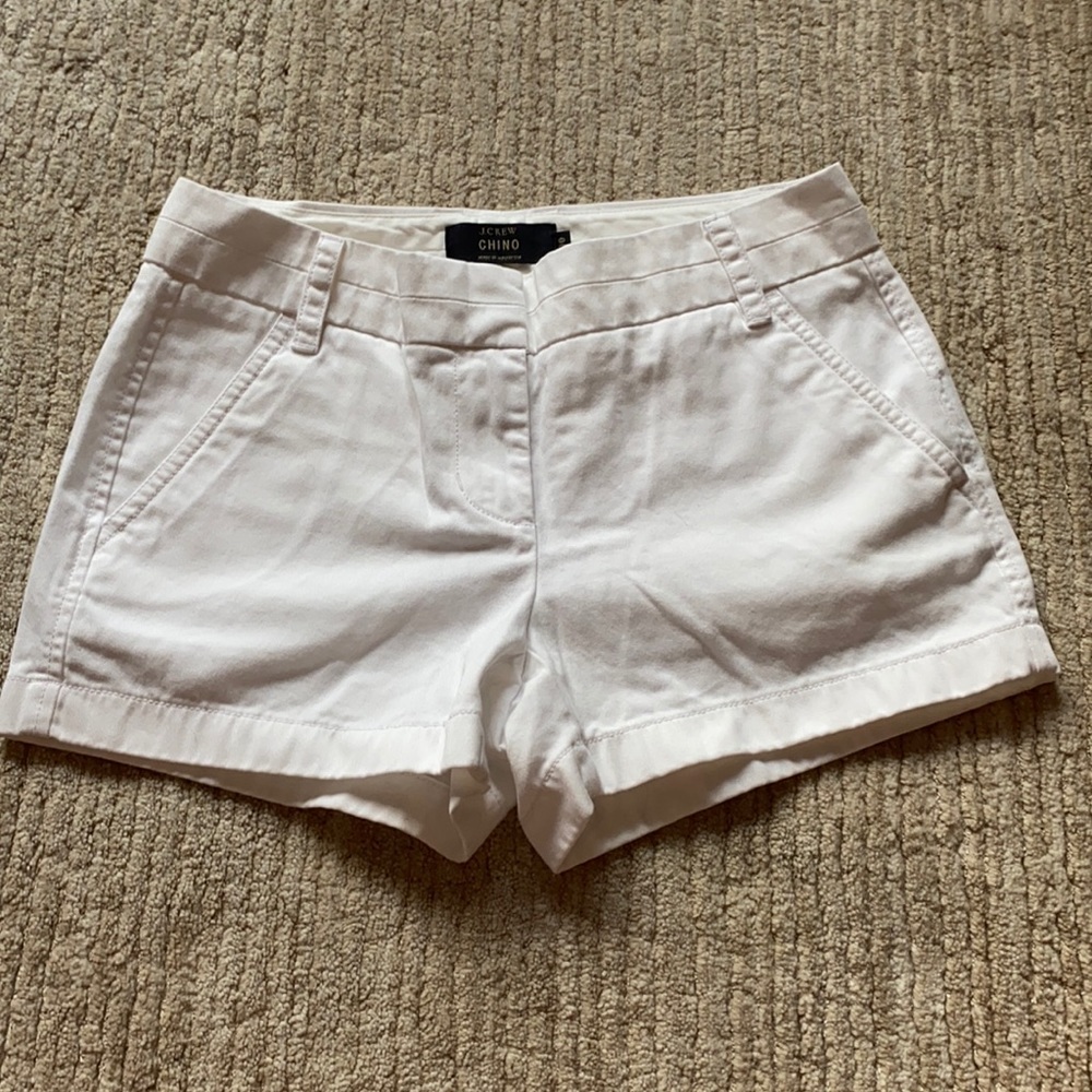 like new* never worn J. Crew 3” chino short